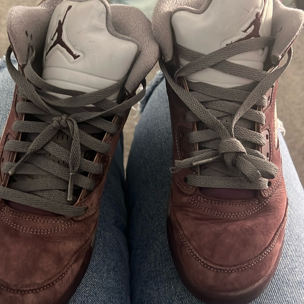 Kids Jordan 5’s retro size 6y worn burgundy